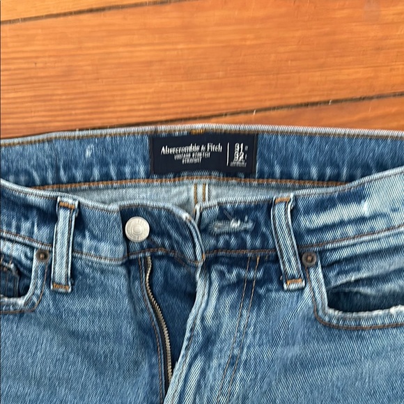 Abercrombie & Fitch straight jeans 31x32 - Picture 2 of 4